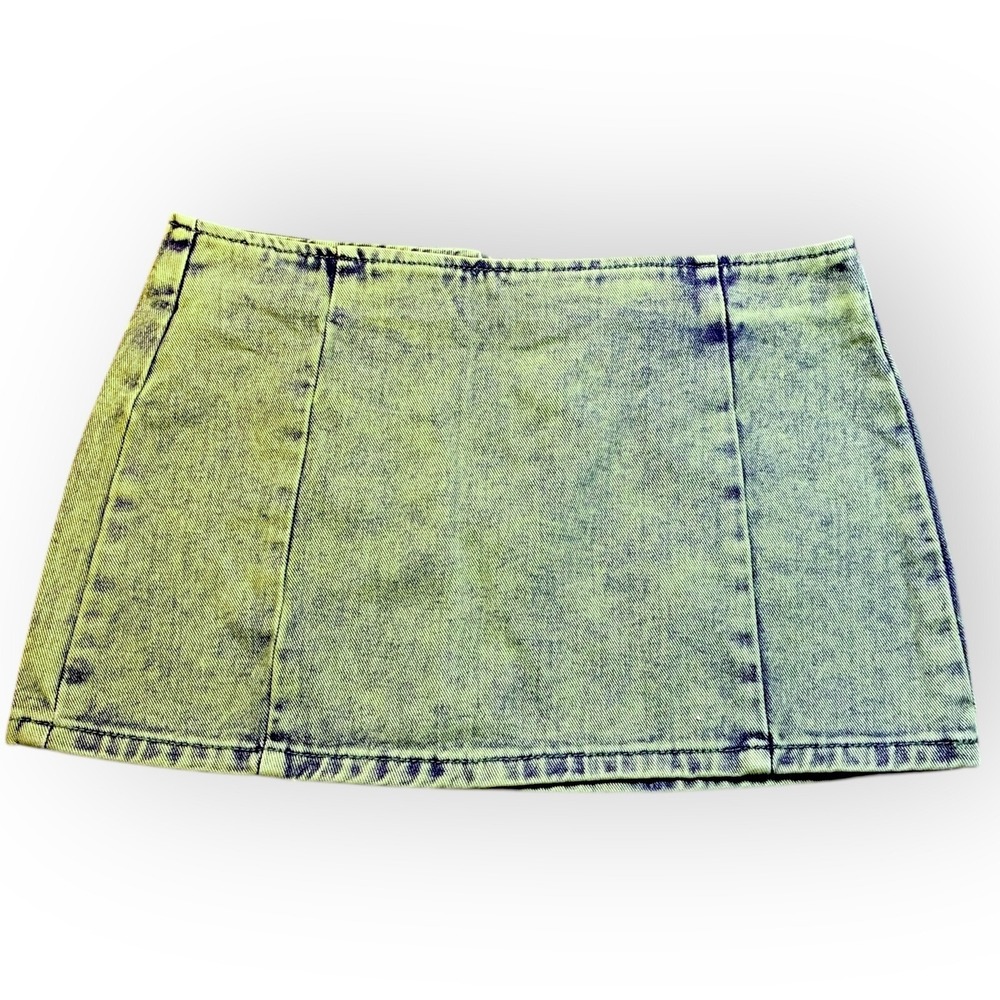 PrettyLittleThing Green Tint Vintage Wash Low Rise Denim Mini Skirt Size‎ 6 NWT
